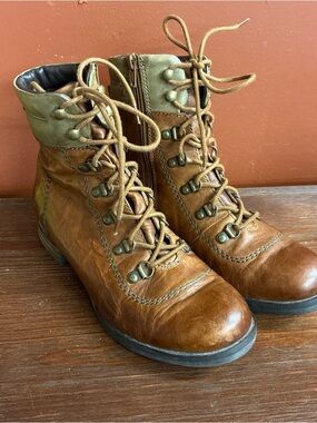 Josef Seibel Tan/Brown Leather Lace-Up Ankle Boots
